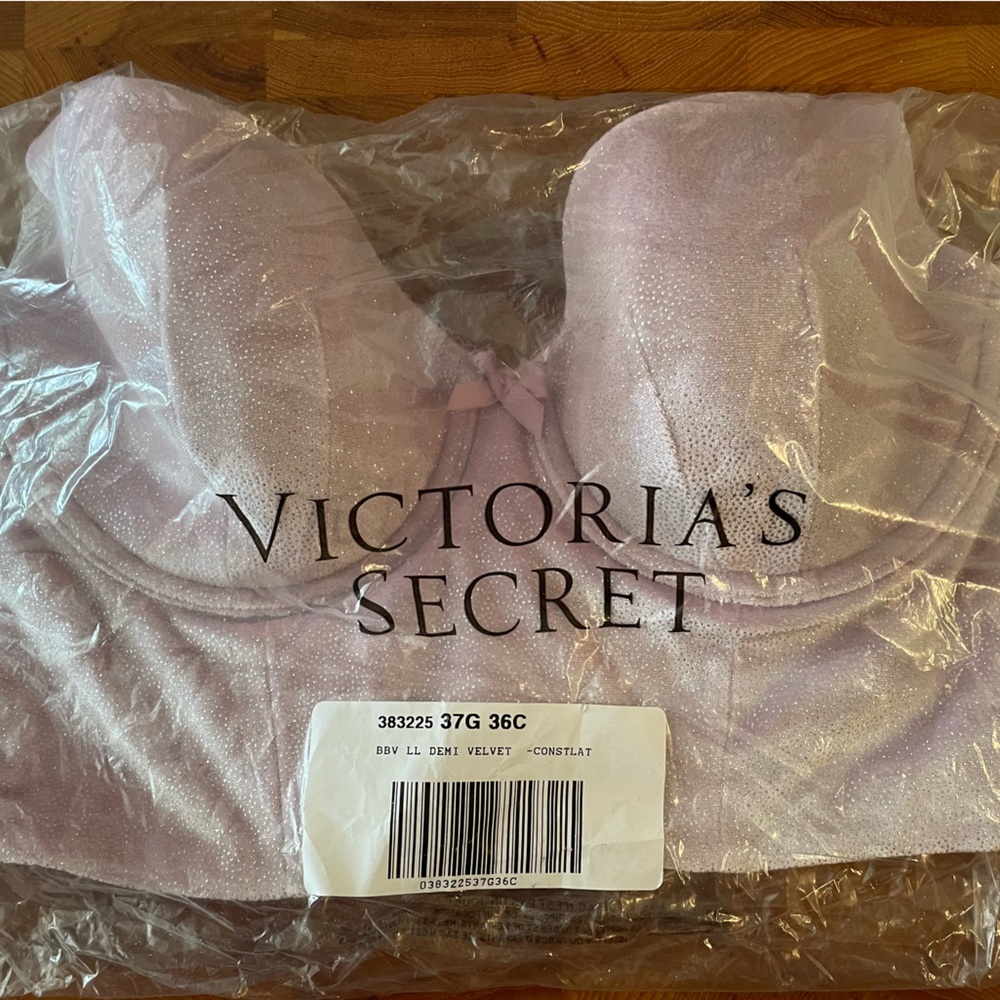 Victoria’s Secret long line Demi bra. Pink velvet & sparkles. 36C. New w/tags